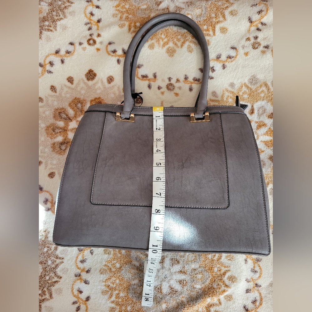 La Terre Fashion gray bag NWT.